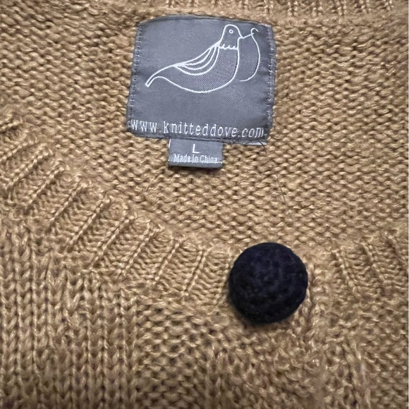 Crop cardigan with squirrel and ric-rac applique. - Picture 4 of 4